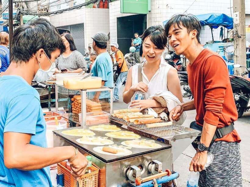 Bangkok: Must-Try Hidden Bike & Food Experience - Local bakery break: desserts, fruit, and sweet resets