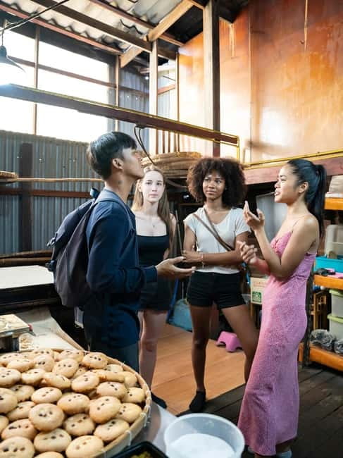 Bangkok: Must-Try Hidden Bike & Food Experience - Traditional village and Tonburi-style canal life