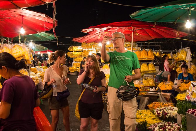 Bangkok: Night Bike Tour with Temples & Flower Market Visit - From Democracy Monument and Khao San Back Streets to Rama VIII Bridge