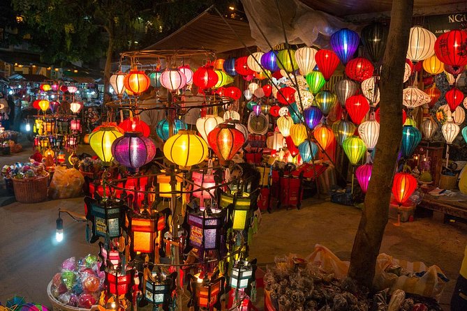 Bangkok Night Lights: Temple & City Tour by Tuk Tuk (SHA Plus) - Sao Chingcha (Giant Swing) and Wat Suthat: Landmarks Without the Day Rush