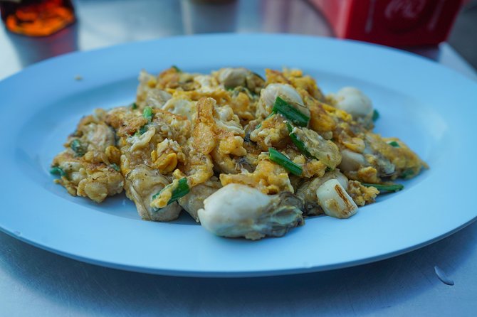 Bangkok Night Michelin Foodie Tour in Chinatown with 15+ tastings - Fishball noodles to end savory: comfort food done right