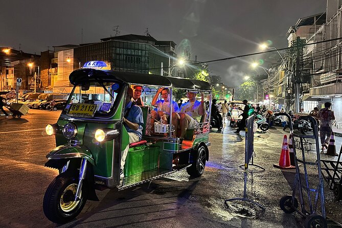 Bangkok Night Tour: Food, Temple & Tuk Tuk - Key highlights