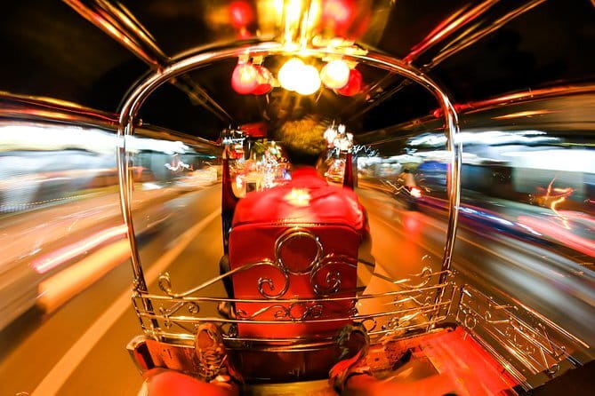 Bangkok Night Tour : Perfect Strangers - Thanon Phat Sai and the Chinatown night secret-door feeling