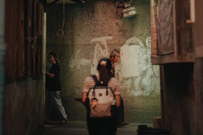 Bangkok Night Tour : Perfect Strangers - The Chao Phraya fish sauce factory and retro Chinese house atmosphere