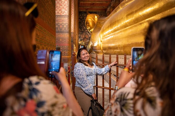 Bangkok Night Tour: Wat Arun, Wat Pho, Chinatown & Tuk Tuk Ride - Wat Arun by ferry: mosaics, river views, and why the crossing is part of it