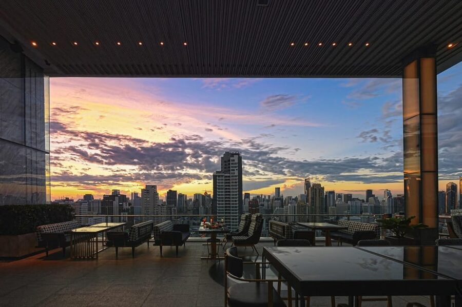 Bangkok: Nimitr Rooftop by 137 Pillars - Your 90-minute meal flow, without the guesswork