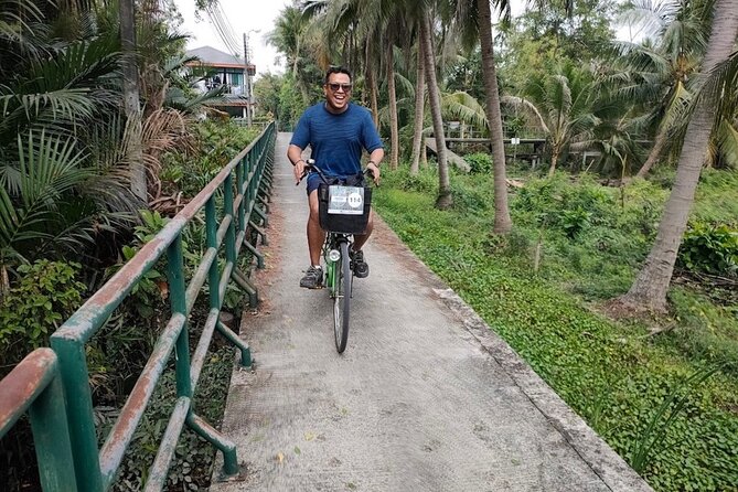 Bangkok Oasis Breezy Bike Tour - Meeting at Wat Khlong Toei Nok Pier and getting to the oasis