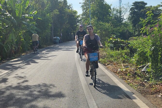 Bangkok Oasis Breezy Bike Tour - Foot massage on weekends, 20 minutes of payoff