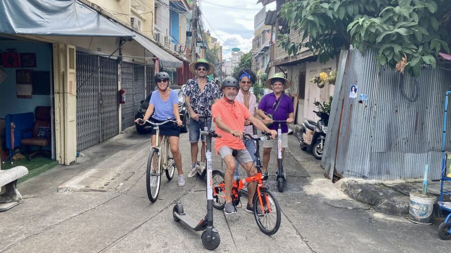 Bangkok : Old City Guided E-Scooter &/or Bike Tour - Wat Chana Songkhram and Khao San Road: The Day Ends With Energy