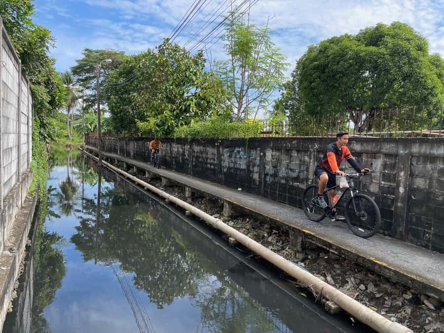 Bangkok Paradise Bicycle & Boat Tour - Cycling the Alley Network to Orchid Farms and a Golden Temple