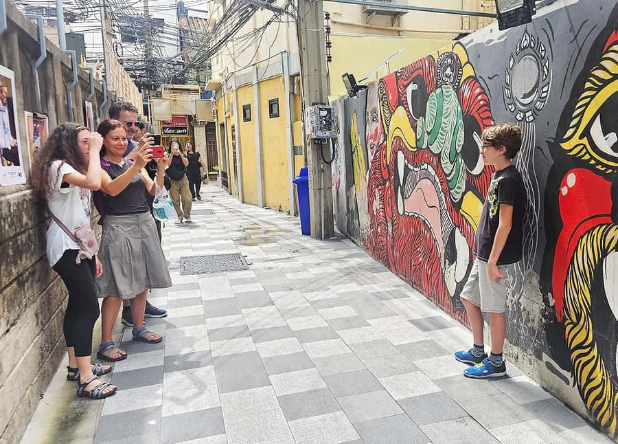 Bangkok Private & Custom Local Guide Tour - Public transportation segment: how the tour keeps momentum