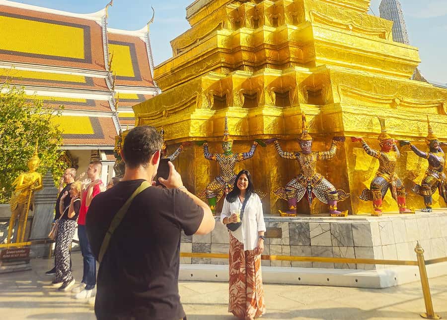 Bangkok Private & Custom Local Guide Tour - Pak Khlong Talat: a guided market stop with photo time