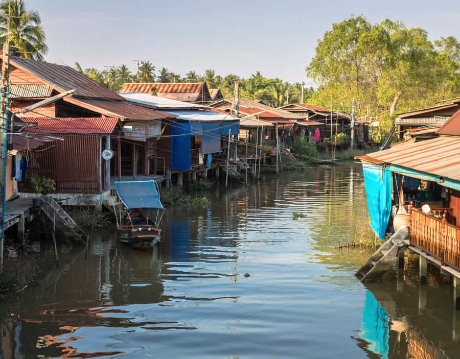 Bangkok: Private Damnoen Saduak Floating & Train Market Tour - The full itinerary flow: why 8 hours feels doable