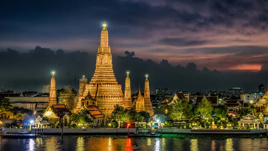 Bangkok: Private Family Tour to Safari & River Dinner Cruise - Lunch at Safari World: A Buffet That Keeps Families Moving