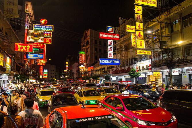 Bangkok Private & Personalised Experience with a Local (2-8hrs) - The Emerald Temple stop: small details become the point