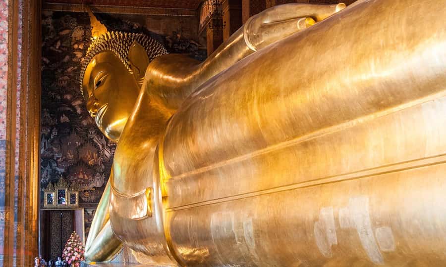 Bangkok: Private Temple City Grand Palace, Wat Pho, Wat Arun - Wat Pho and the reclining Buddha, time for photos and calm viewing