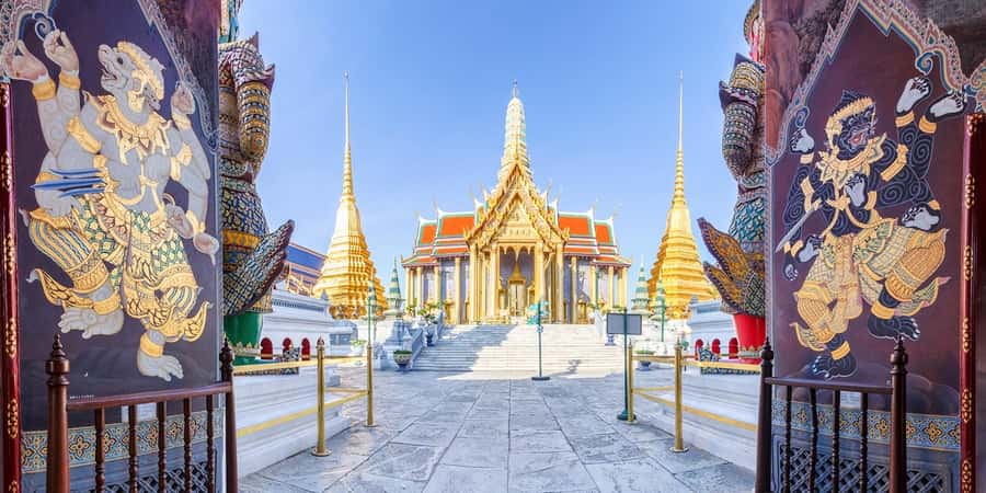 Bangkok: Private Temple City Grand Palace, Wat Pho, Wat Arun - Wat Arun’s unique pagoda, one guided hour to get the angles