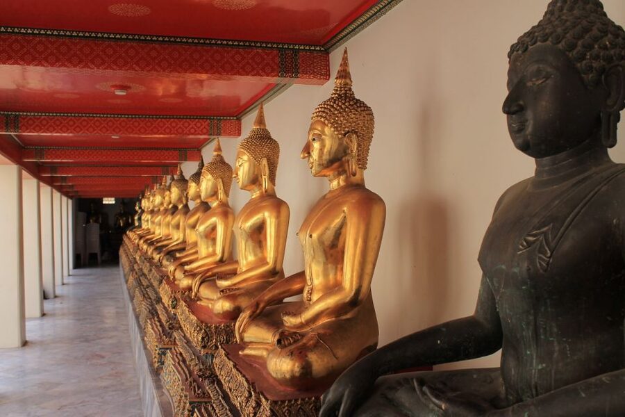 Bangkok: Private Thonburi Longtail Boat Tour & Wat Pho Visit - Wat Pho: reclining Buddha, largest Buddha collection, and Thai massage roots