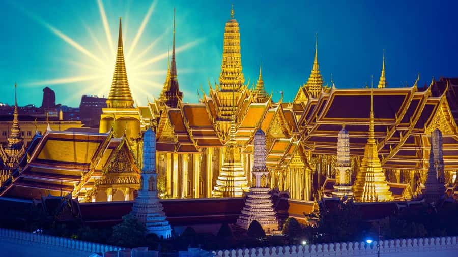Bangkok: Private Tour Grand Palace, Wat Pho, and Wat Arun - Grand Palace and Wat Phra Kaew: what you’re seeing under the gold