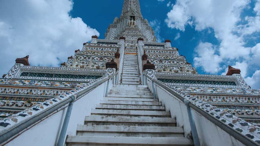 Bangkok: Private Tour Grand Palace, Wat Pho, and Wat Arun - Wat Arun, Temple of Dawn: climbing the porcelain pagoda