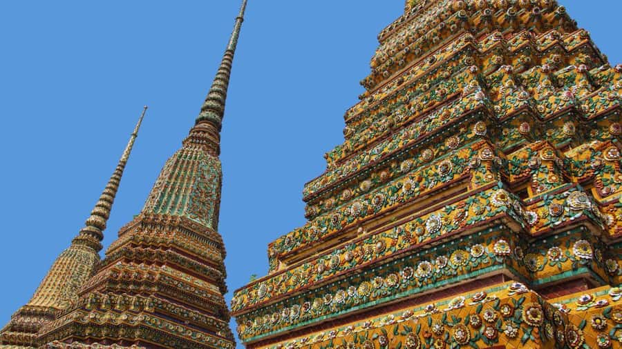 Bangkok: Private Tour Grand Palace, Wat Pho, and Wat Arun - Hotel pickup and the private-guide advantage