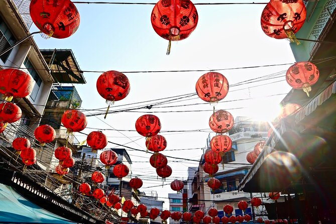 Bangkok Private Walking Food Tour with 10+ Tastings in Chinatown - Bang Rak and Jim Thompson House, history without turning stiff