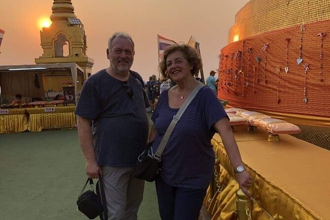Bangkok Private Walking Tour with A Pro Guide (Tour Car Option) - Food and Shopping: How to Get Value Without Paying Twice