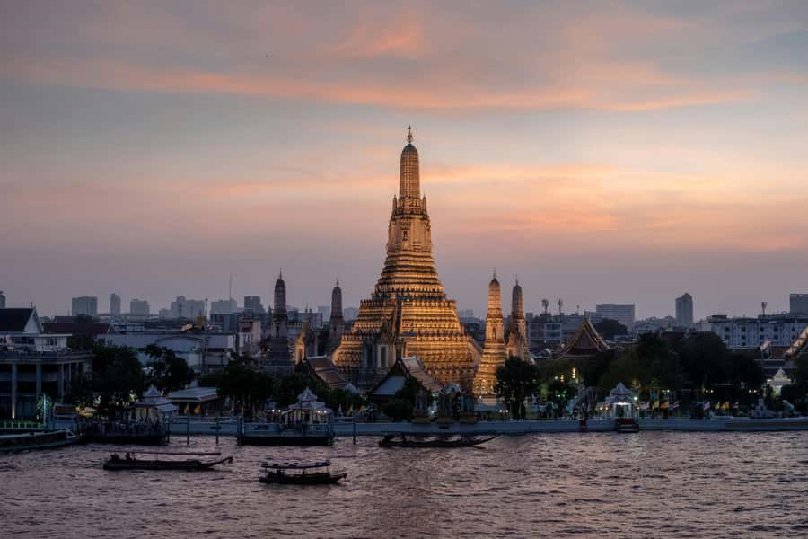 Bangkok: Private Wat Phra Kaew, Wat Pho & Wat Arun Tour - Price and value: what $157 covers and why it can be worth it