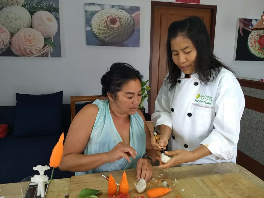 Bangkok: Professional Thai Fruit and Vegetable Carving Class - Should you book Bangkok’s Thai Fruit and Vegetable Carving Class?