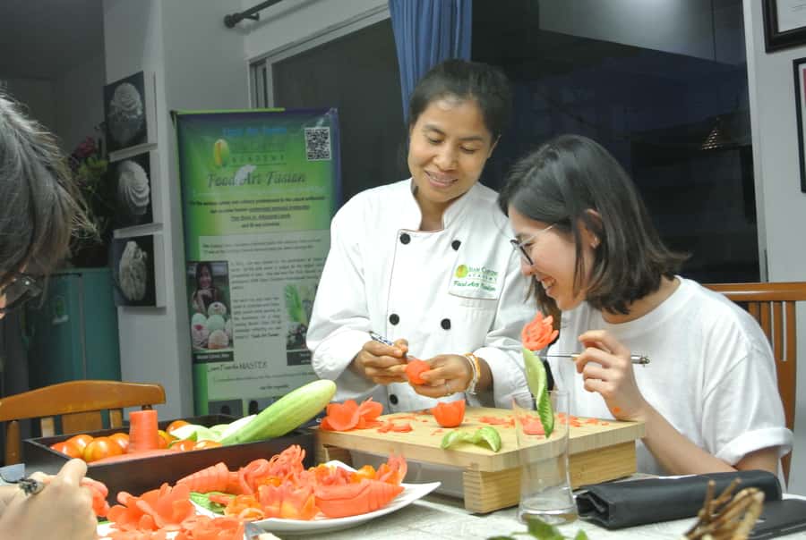 Bangkok: Professional Thai Fruit and Vegetable Carving Class - Thai fruit carving lessons in a Bangkok penthouse studio