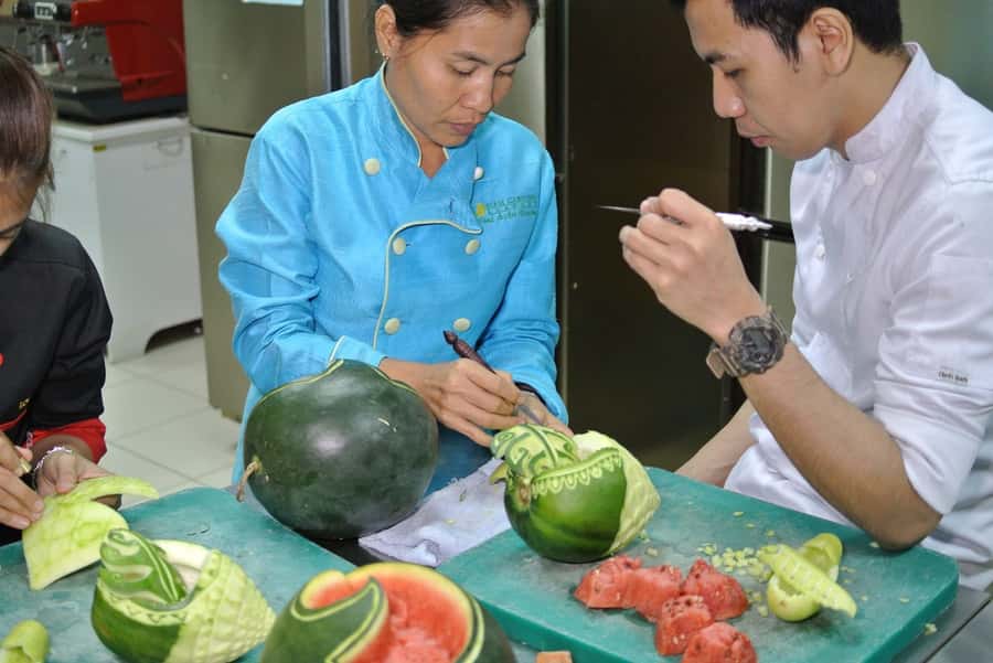 Bangkok: Professional Thai Fruit and Vegetable Carving Class - The value question: why the $87 price can make sense