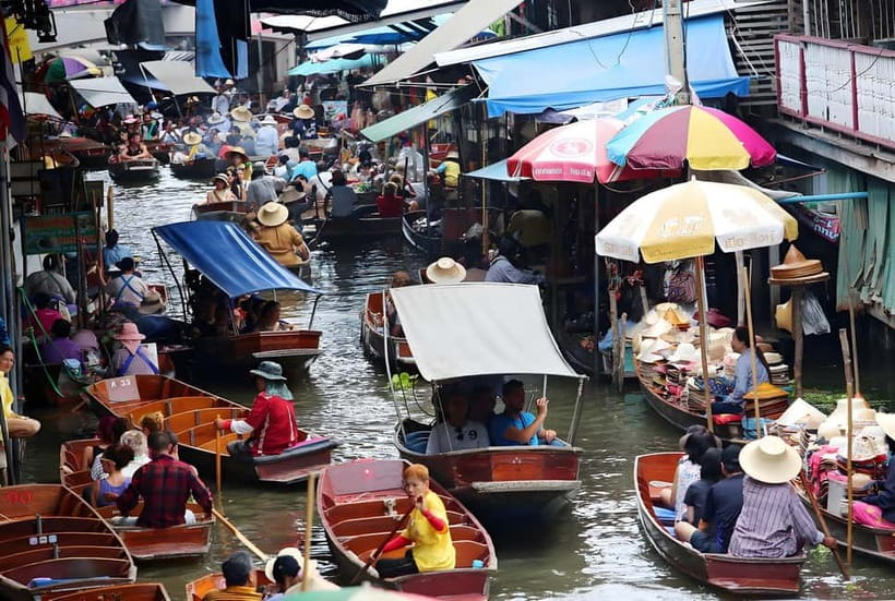 Bangkok: Railway, Floating Market & Chao Phraya Cruise Tour - Damnoen Saduak Floating Market and the long-tail boat ride