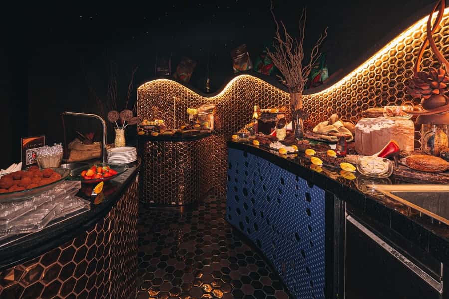 Bangkok: Red Sky 57th Floor COCOA XO Bar - Service and atmosphere: why it feels made for dates