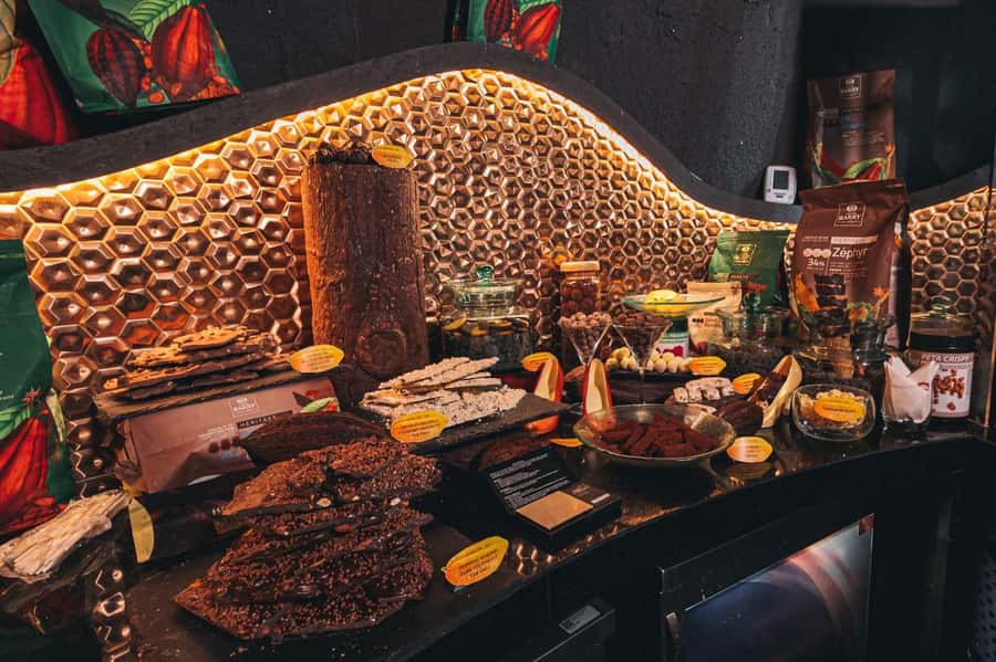 Bangkok: Red Sky 57th Floor COCOA XO Bar - Chocolate-manufactory pralines: the moment that turns snacks into an experience