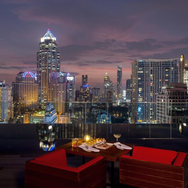 Bangkok: RedSquare Rooftop Bar at Novotel Sukhumvit 4 - Skyline views and photo moments: what makes this rooftop feel different at night