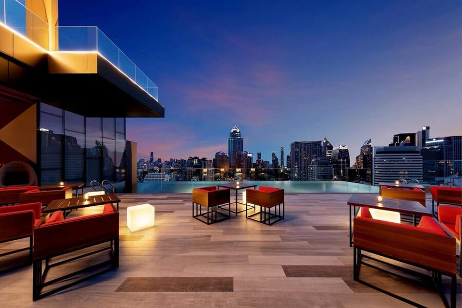 Bangkok: RedSquare Rooftop Bar at Novotel Sukhumvit 4 - Should you book RedSquare Rooftop Bar in Bangkok?