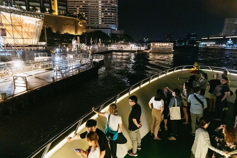 Bangkok: River Dinner Cruise on the Chao Phraya Princess - Getting to Iconsiam and Boarding Without Stress