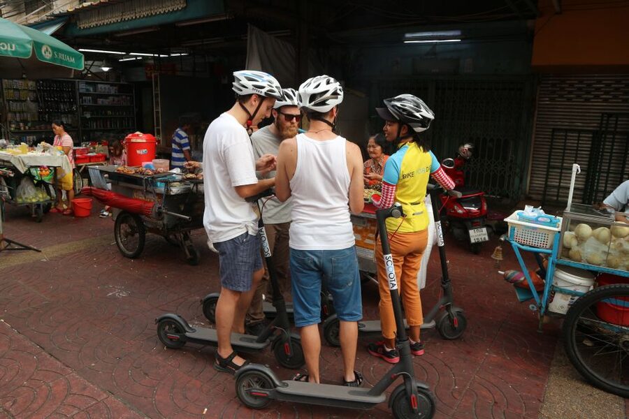 Bangkok: Riverside E-Scooter Adventure with StreetFood Snack - Soi Kudeejeen, Santa Cruz Church Photos, and Portuguese-Thai Muffins