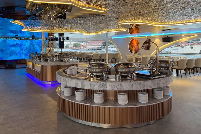 Bangkok Royal Galaxy Chao Phraya River Dinner Cruise - The 2-hour flow: welcome drink, music, and dinner without the rush