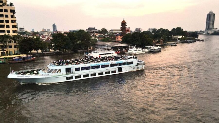 Bangkok: Royal Princess Chao Phraya Dinner Cruise - Why a dinner cruise on the Chao Phraya is worth doing