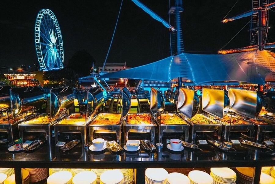Bangkok: Royal Princess Chao Phraya Dinner Cruise - Dinner buffet reality check: Western, Japanese, Thai, and seafood