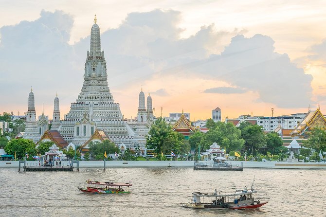 Bangkok Royal Road - Top 3 Major Monuments (Grand Palace, Wat Pho, Wat arun) - The Chao Phraya boat crossing to Wat Arun