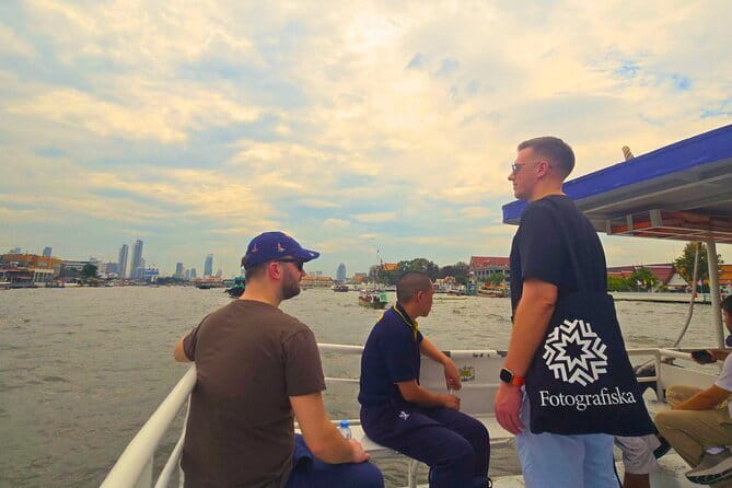 Bangkok's Best: City Highlights & Floating Market Private Tour - Wat Pho and the Reclining Buddha: huge, peaceful, and practical
