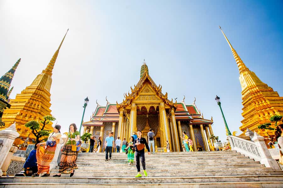 Bangkok's Highlights by Longtail Boat and on Foot - Wat Pho, the golden reclining Buddha and why it is more than a photo stop