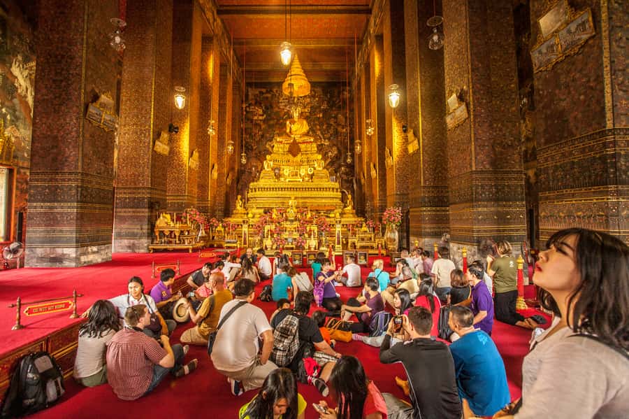 Bangkok's Highlights by Longtail Boat and on Foot - Why the guide approach makes the tour feel small and personal