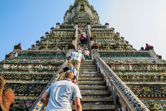 Bangkok’s Three Iconic Temples: Wat Traimit, Wat Pho & Wat Arun - Wat Traimit in Chinatown: the 5.5-ton Golden Buddha in a focused 30 minutes