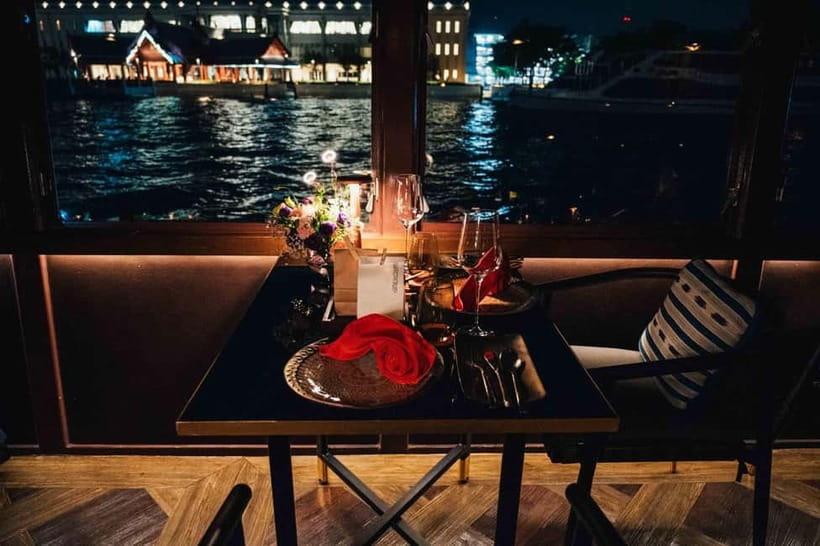 Bangkok: Saffron Cruise by Banyan Tree - Set dinner menu onboard, contemporary Thai dishes in a calm setting