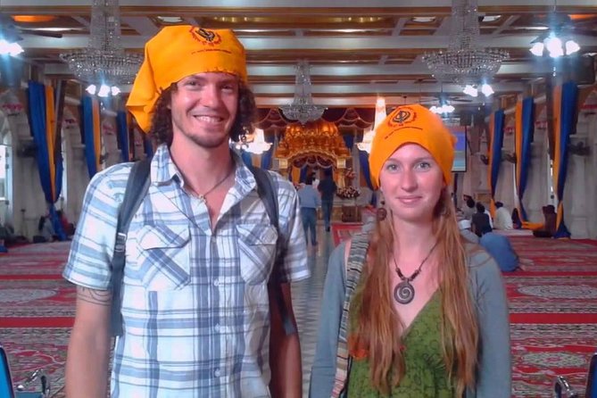 Bangkok Selfie Expert Tour: Little India, Wat Traimit & Wat Pho - The guide factor: what good guidance looks like, and one language hiccup to plan for