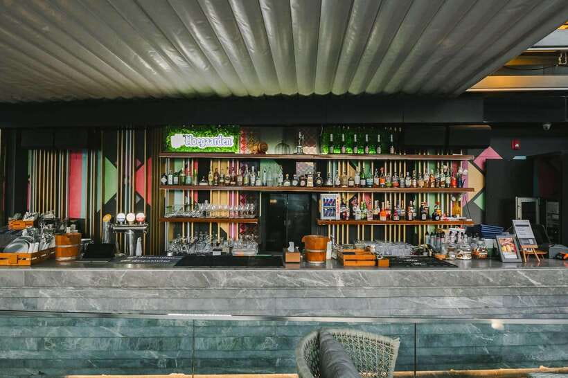 Bangkok: Sky on 20 Rooftop Bar With Free Flow Drinks - Rules and Boundaries: What Not to Bring or Wear