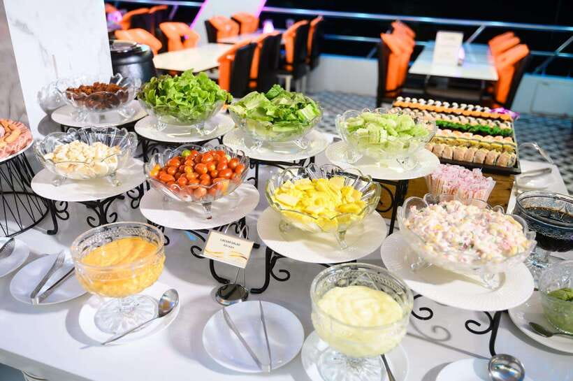 Bangkok: Smile Riverside Dinner Cruise - The boat experience: small group comfort and where you’ll actually want to sit